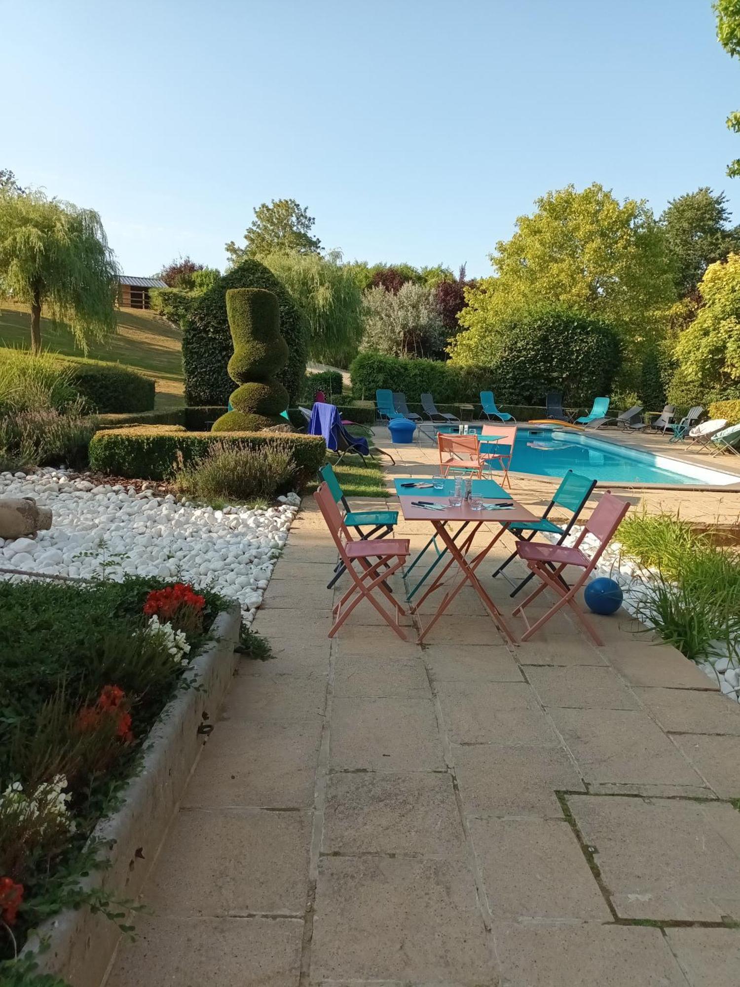 Au Bout De Mes Reves Bed & Breakfast Walcourt Eksteriør bilde